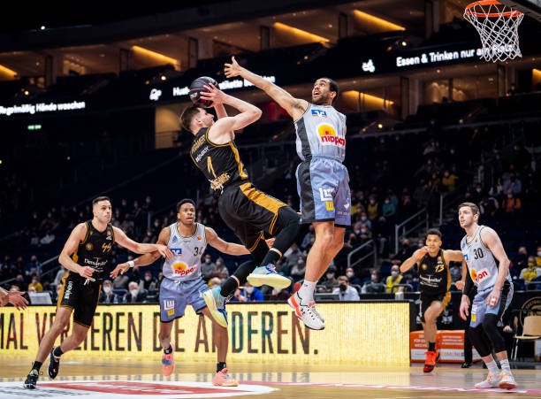 政策下的一 政策下的一