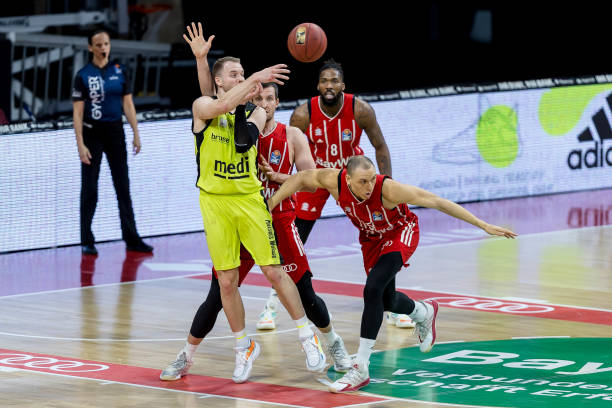 赛中担任第 赛中担任第