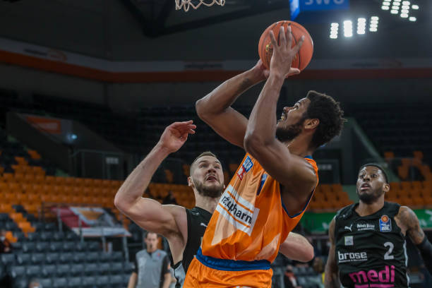 夺居莱尔 夺居莱尔